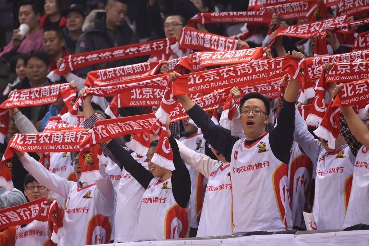 -荷甲关键时刻再迎强敌，巴塞罗那豪取连胜，主帅态度：压力陡增，训练强度明显提升的简单介绍