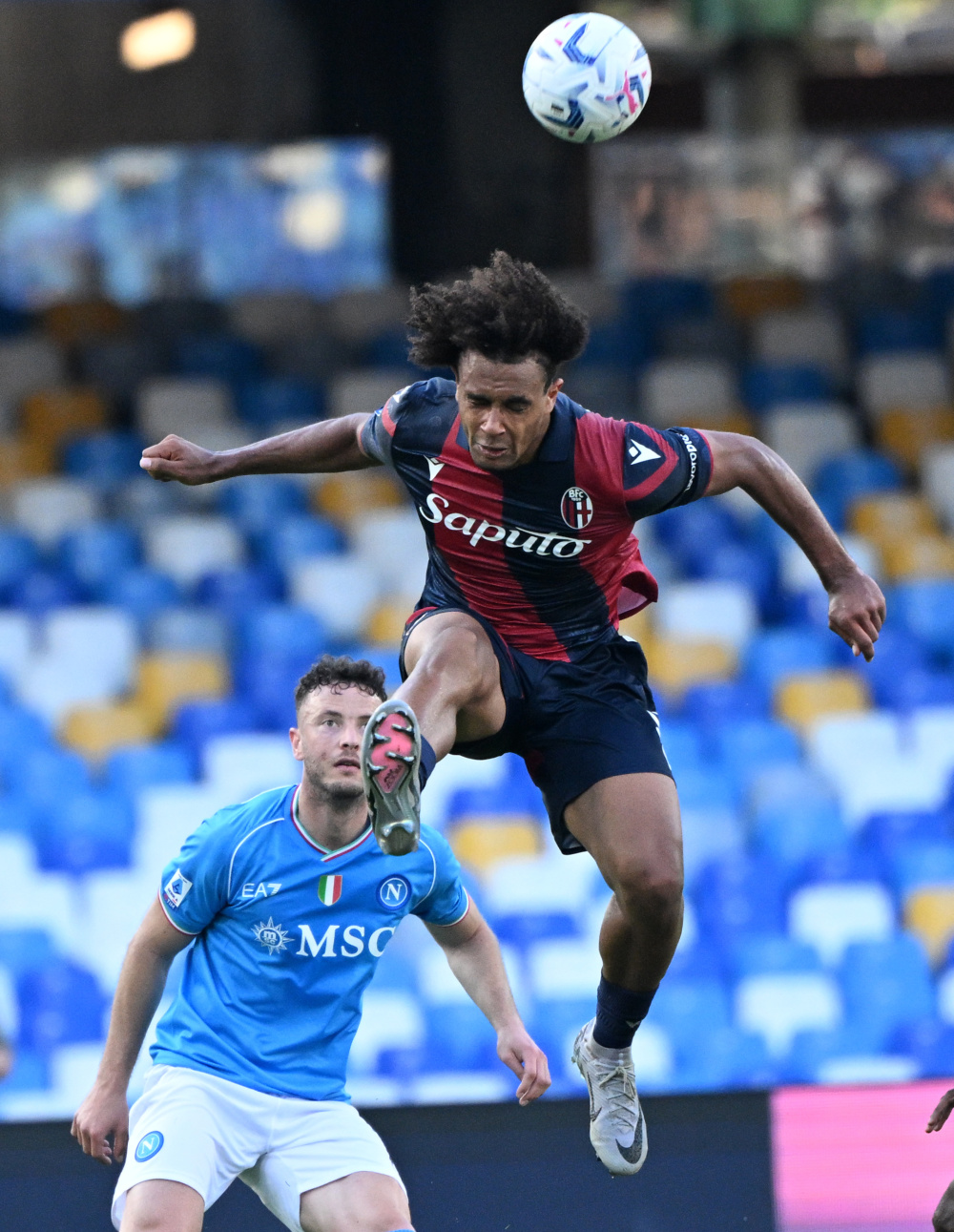 云顶娱乐-关于加时末段意甲传出新动向，那不勒斯回应争议，管理层表态——质疑声仍在，临场指挥获称赞的信息